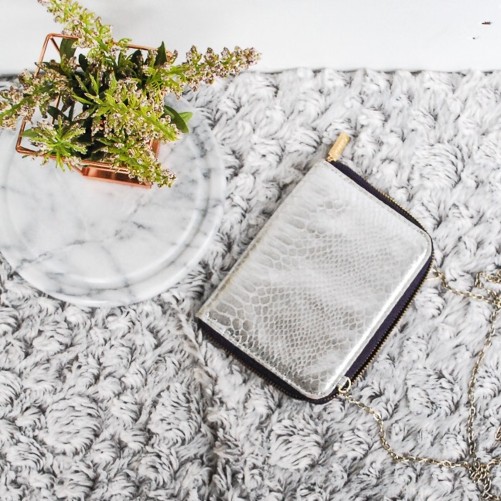TARTE COSMETIC WALLET/CLUTCH